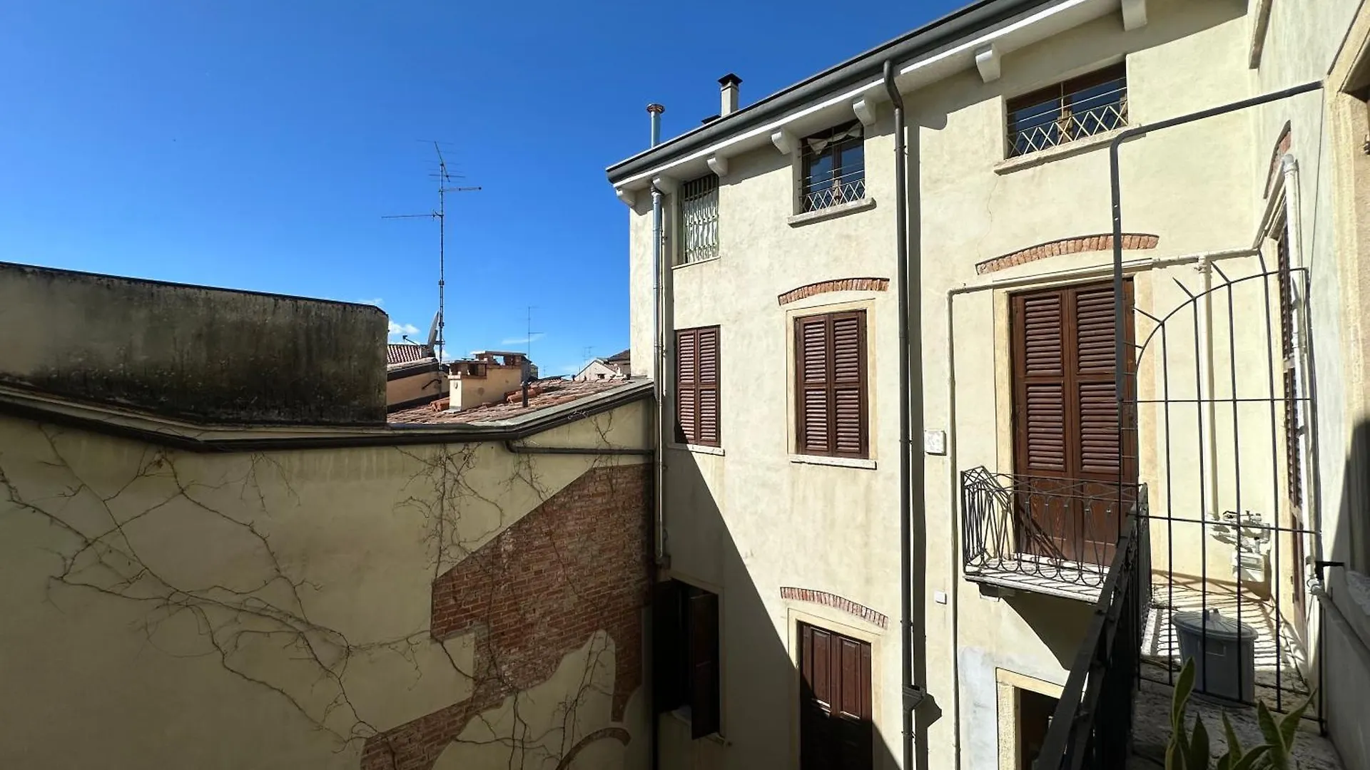 Elle Palace - Simply Elegant Verona 0*,  Italy