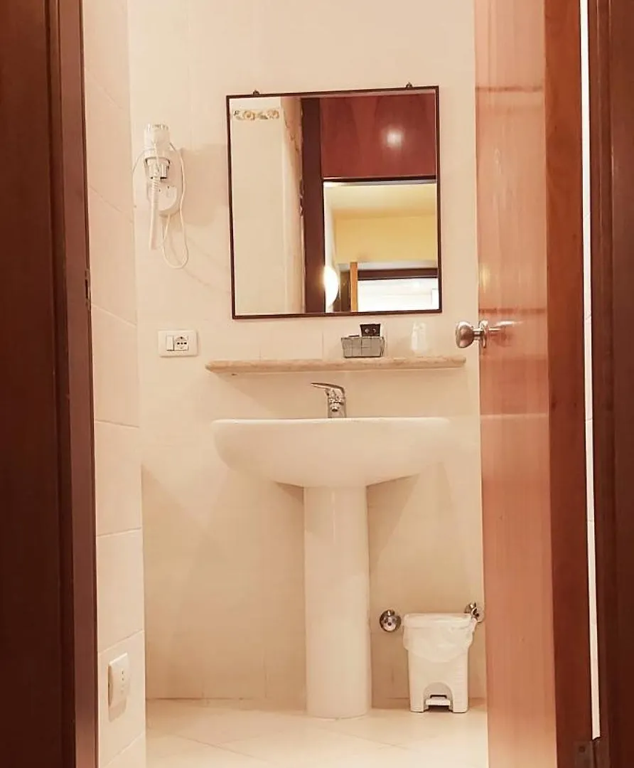Elle Palace - Simply Elegant Verona Guest house