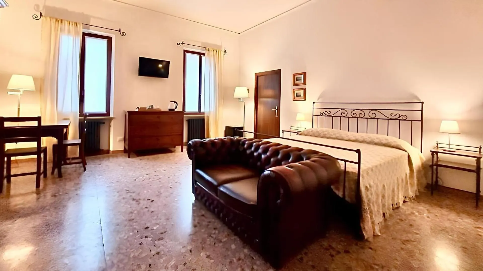 Elle Palace - Simply Elegant Verona